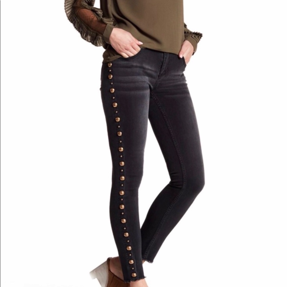Romeo + Juliet Couture Studded Side Jeans 👖